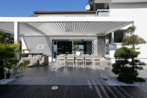 An image of a bioclimatic aluminium pergola
