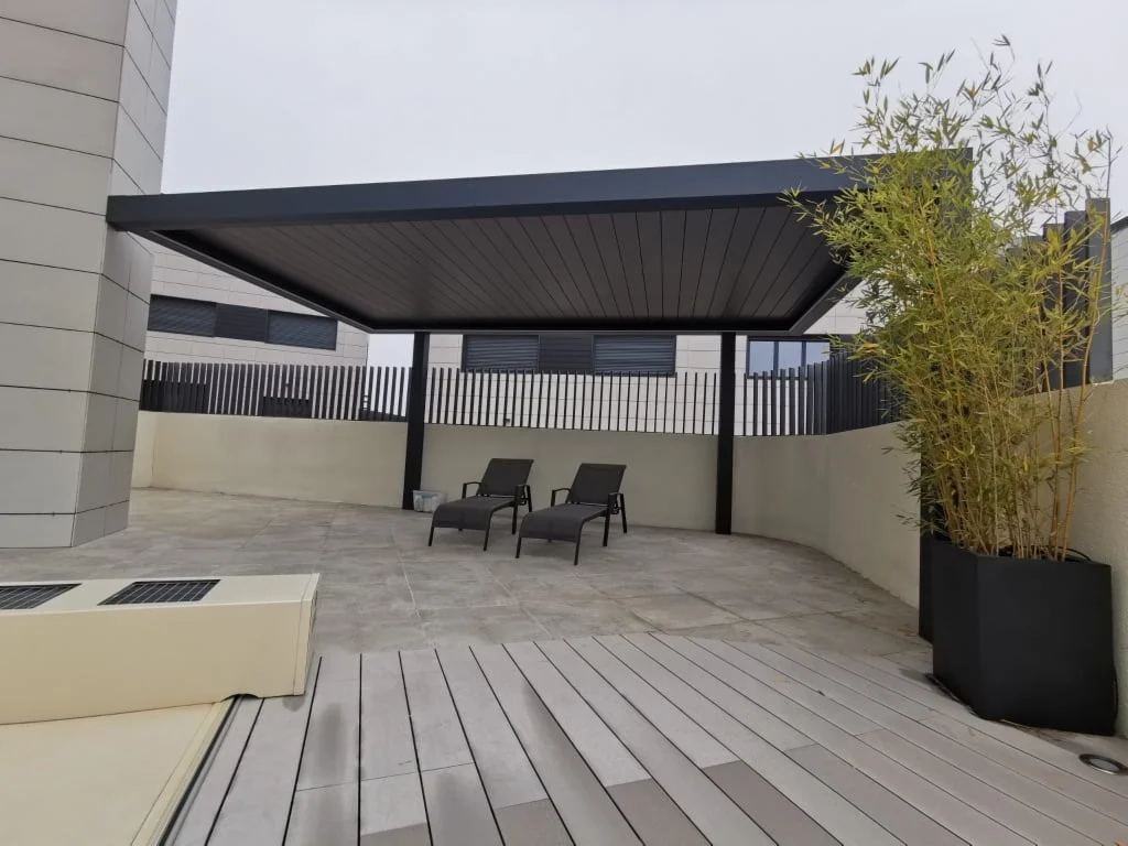 Seesky aluminium louvered pergola